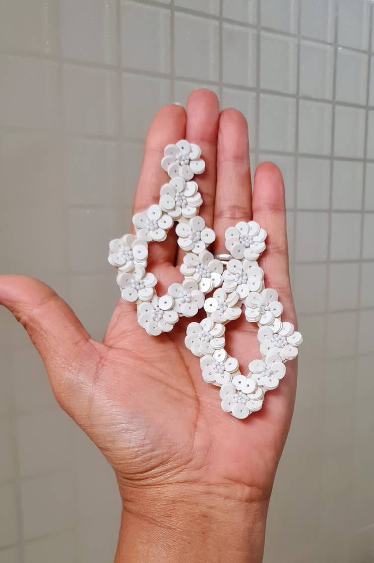 Handgemachte Elfenbein Pailletten Ohrringe Für Die Braut Boho Statement Schmuck von Carnationjewellery