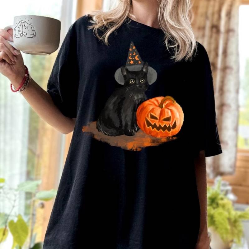 Schwarze Katze Hexe T-Shirt, Geschenk Katzenliebhaber Halloween, Kürbis Sweatshirt, Geist Shirt, Boo Shirt Schwarze Katze Hexe T-Shirt, Geschenk Katzenliebhaber Halloween, Kürbis Sweatshirt, Geist Shirt, Boo Shirt von CaroCloudStudio