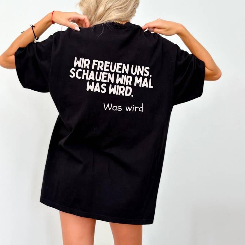 Wir Freuen Uns, Schauen Wir Mal Was Wird - Lustiges Virales Meme Shirt, Bares Für Rares, Deutsche Memes, Witziger Geschenk, Gen Z Humor Wir Freuen Uns, Schauen Wir Mal Was Wird - Lustiges Virales Meme Shirt, Bares Für Rares, Deutsche Memes, Witziger Geschenk, Gen Z Humor von CaroCloudStudio