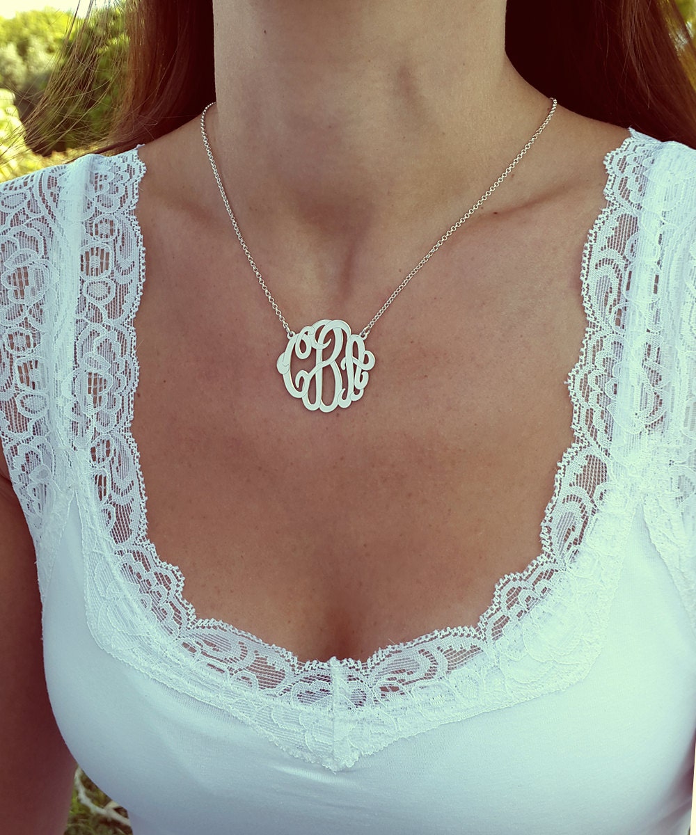 Monogramm Halskette, 3, 2 cm, Sterling Silber, Personalisiertes Geschenk, Weihnachtsgeschenk von CarolJewelryArt