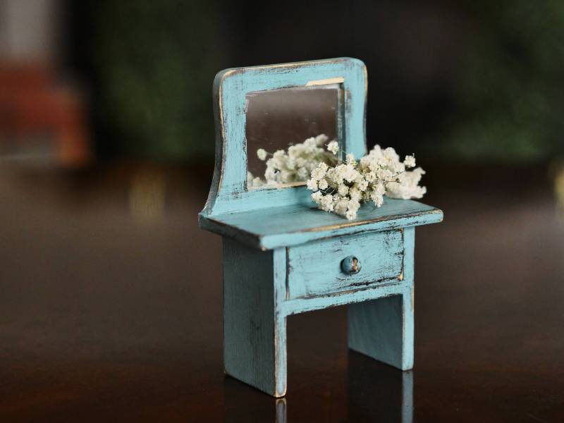 Verdunkelte Blaue Geschenkbox Aus Holz Erinnerungskiste Mit Spiegel Verdunkelte Blaue Geschenkbox Aus Holz Erinnerungskiste Mit Spiegel von CarolaFlowerDesigns
