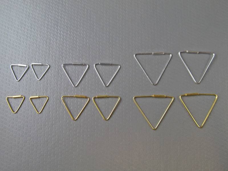 Kleine Echt Silber Dreiecke Ohrringe Verschiedene Größen in Den Farben Silber, Gold Oder Rosé von CarolandMeShop