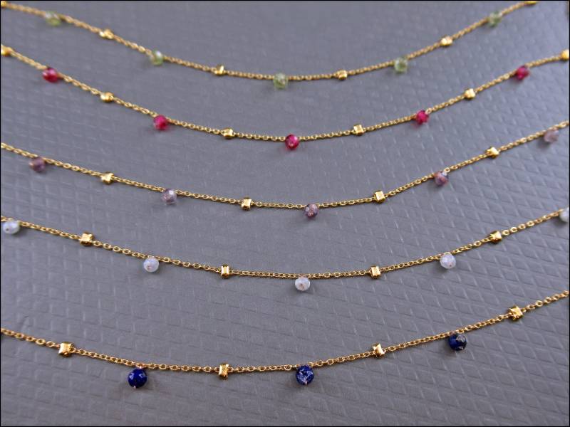 Sehr Zarte Echte Edelsteinkette Vergoldet Mit 5 Edelsteinen 41-46 cm Lang - Peridot, Rubin, Amethyst, Mondstein, Smaragd Oder Lapis Lazuli von CarolandMeShop
