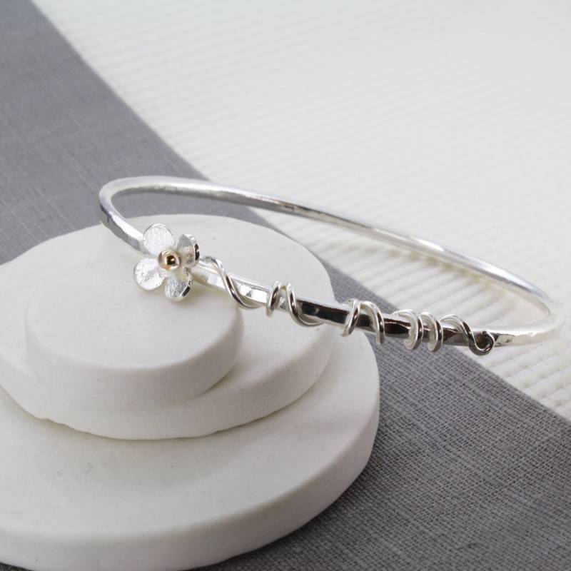 Geburtstag Geschenk - Handmade Silber Armband Mit Blumen Und Ranken Blume Armreif Für Tochter Frau Geburtstag Geschenk - Handmade Silber Armband Mit Blumen Und Ranken Blume Armreif Für Tochter Frau von CaroleAllenJewellery