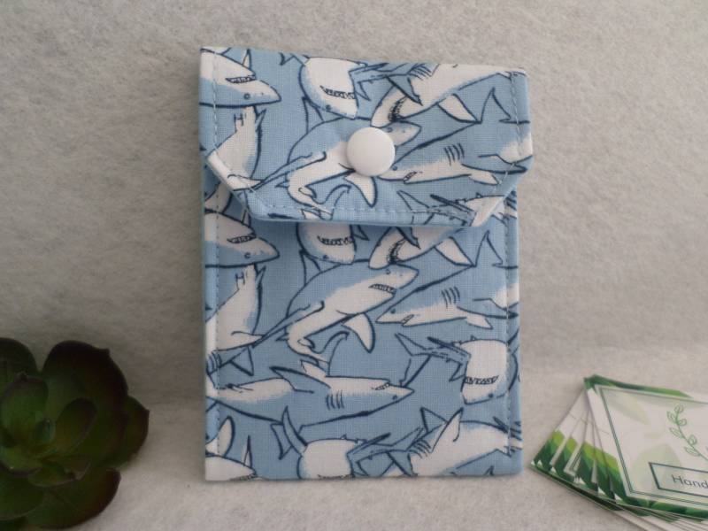 Haifisch Print Mini Täschchen Empfängnisverhütung, Visitenkarten-Etui Haifisch Print Mini Täschchen Empfängnisverhütung, Visitenkarten-Etui von CarolinaCraftsnMore