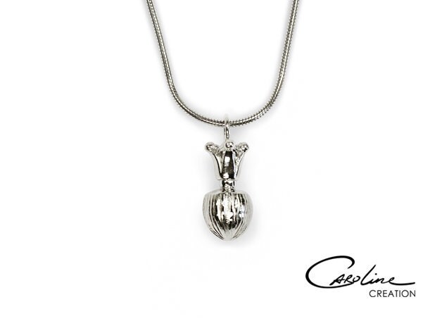 Anhänger Inkl. Kette | Haselnuss Mit Krone Silber von CarolineCreationArt