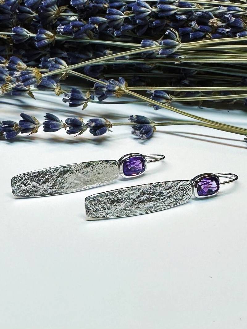 Collection Lavender | Ohrhänger Antik Triangel von CarolineCreationArt