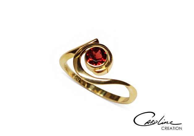 Ring | Deep Red Gold Granat von CarolineCreationArt