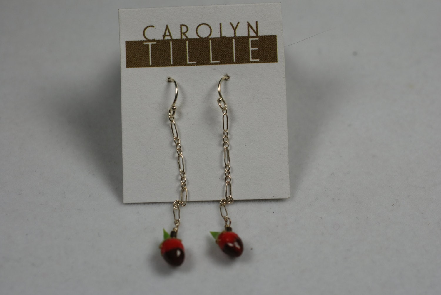 Chocolate Covered Strawberry Ohrringe - Polymer Clay Und Sterling Silber Chocolate Covered Strawberry Ohrringe - Polymer Clay Und Sterling Silber von CarolynTillieAtelier