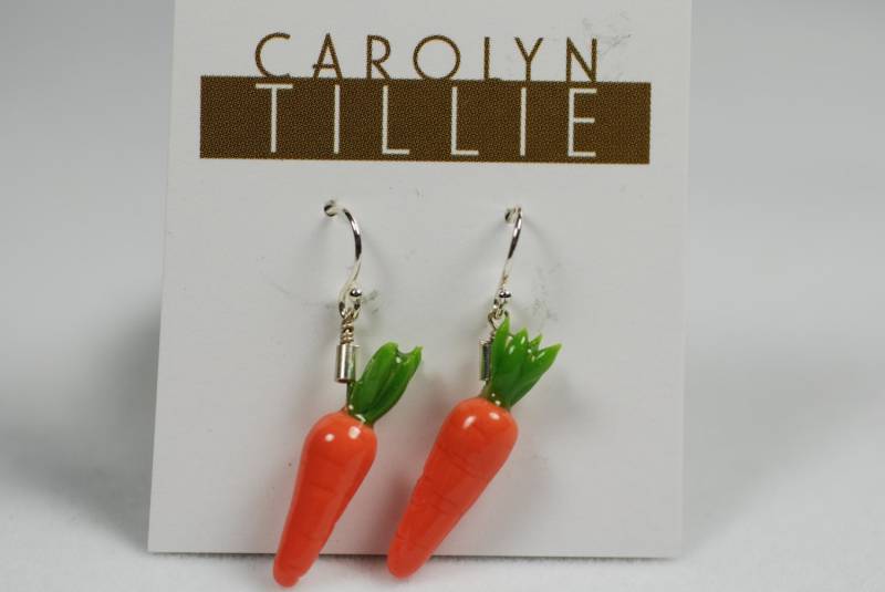 Karotte-Ohrringe - Polymer Clay Und Sterling Silber von CarolynTillieAtelier
