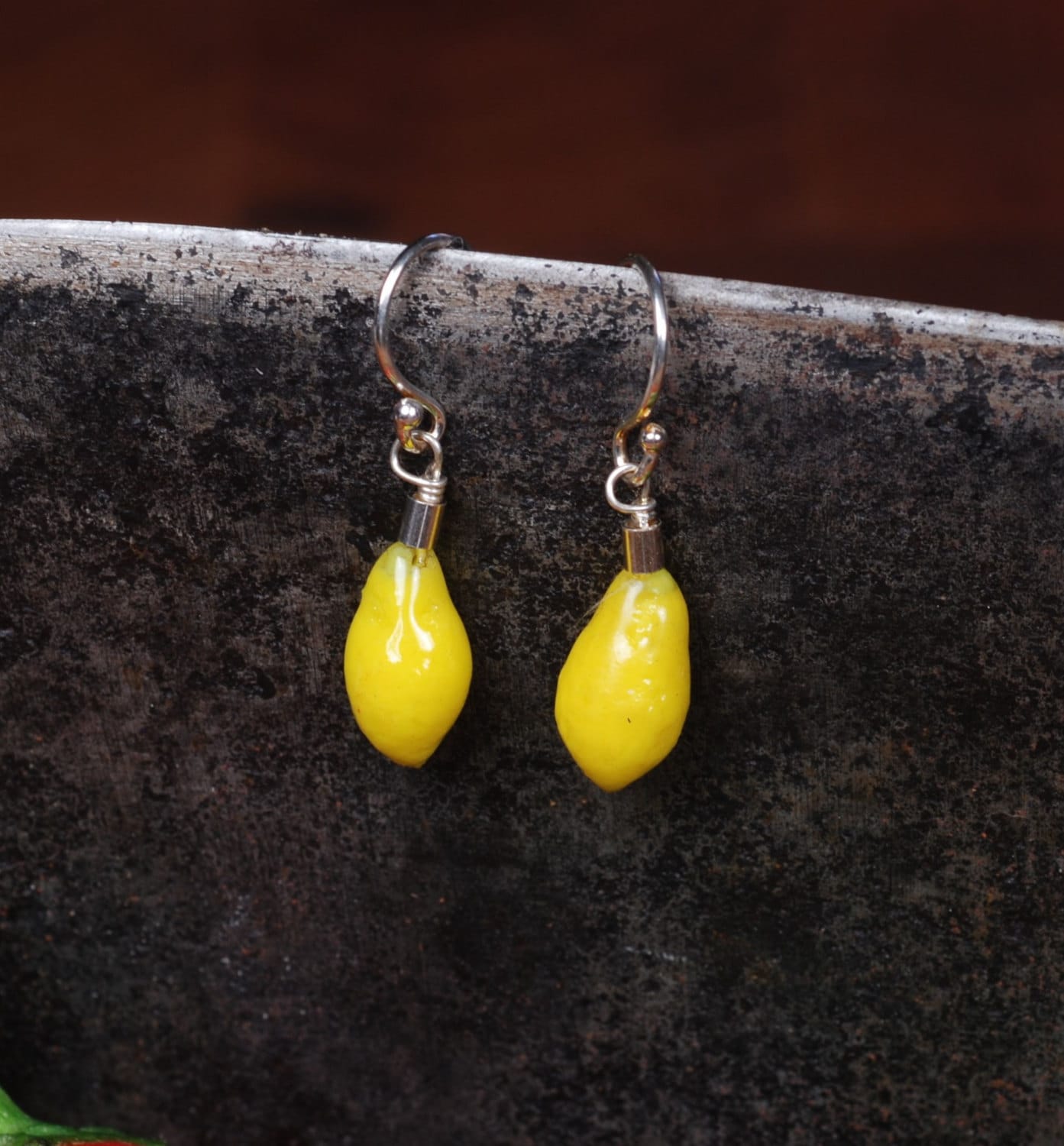Zitrone-Tropfen-Ohrringe - Polymer Clay Und Sterling Silber Zitrone-Tropfen-Ohrringe - Polymer Clay Und Sterling Silber von CarolynTillieAtelier