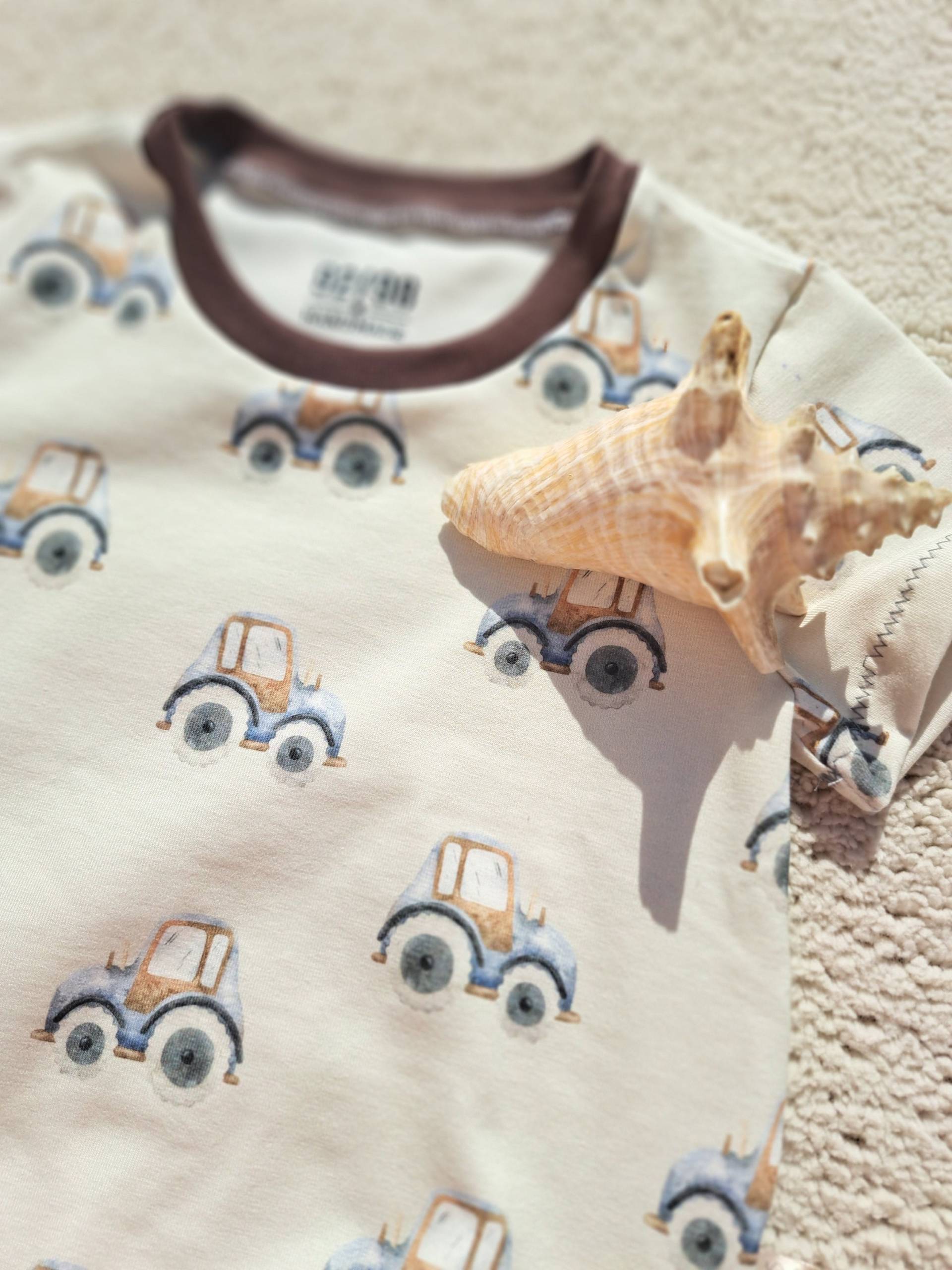Kindershirt/Traktorliebe Kleinkind Kleidung Bauernhof Kindermode Sommmode Babykleidung Braunes Shirt Kindershirt/Traktorliebe Kleinkind Kleidung Bauernhof Kindermode Sommmode Babykleidung Braunes Shirt von Carosnaehliebe