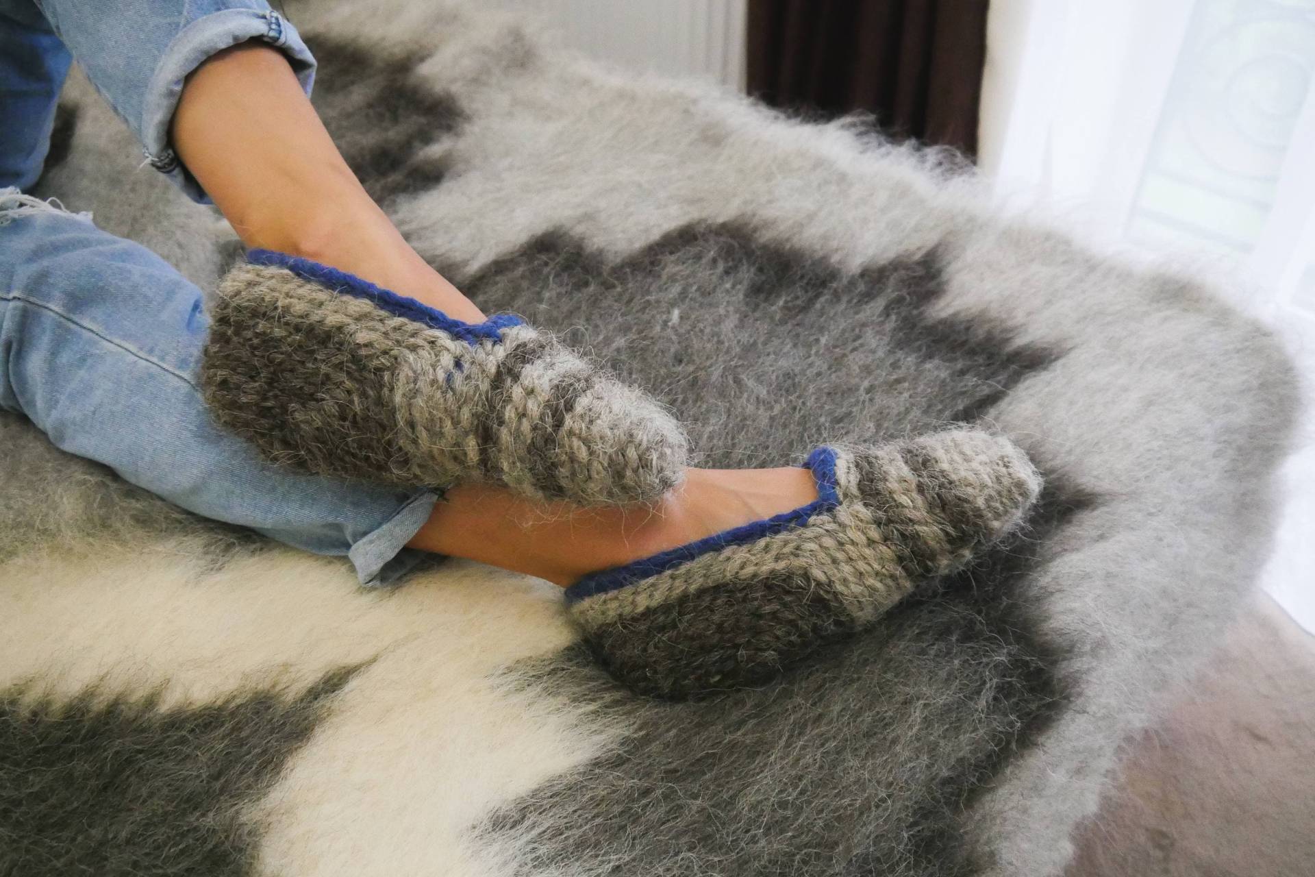 Handgestrickte Hausschuhe Aus Reiner Wolle Warme Handgestrickte Hausschuhe Aus Reiner Wolle Warme von CarpathianCrafts