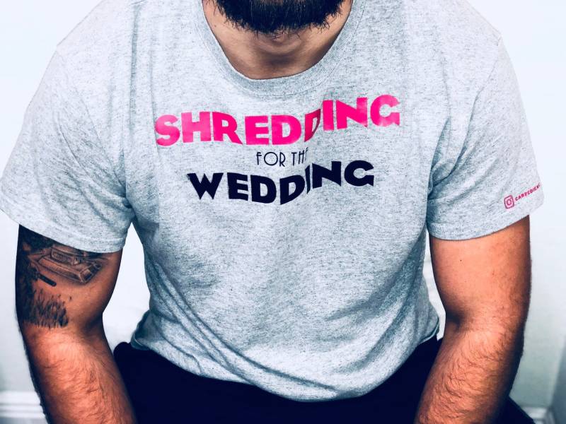 Schreddern Für Die Hochzeit-Mens-T-Shirt | Fitness-studio Trainieren Fitness Bräutigam Braut Geschenke Fitness-Shirt Training Hochzeit Schreddern Für Die Hochzeit-Mens-T-Shirt | Fitness-studio Trainieren Fitness Bräutigam Braut Geschenke Fitness-Shirt Training Hochzeit von CarpeDiemCreationsCO