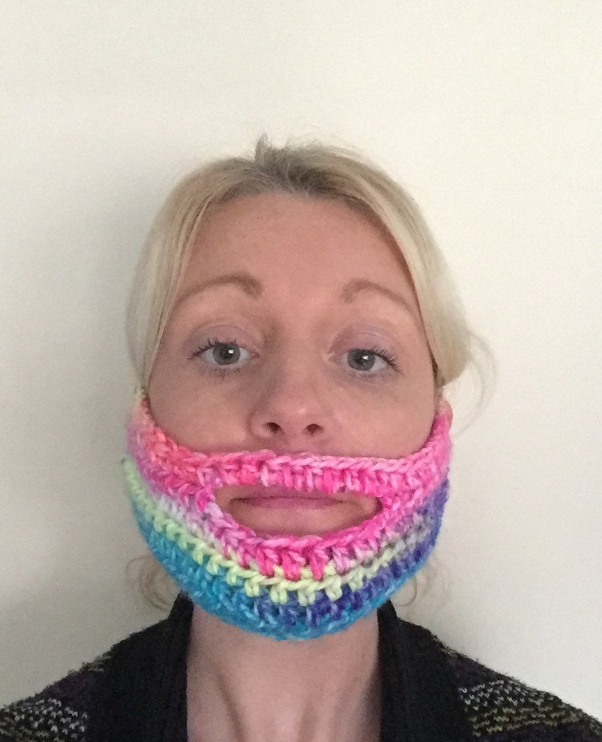 Winter Gesichtsmaske Beard Silber Designer Hand Gehäkelt Strick Geschenk Gesichtswärmer Holzfäller Ski Maske Fun Party Mädchen Regenbogen Winter Gesichtsmaske Beard Silber Designer Hand Gehäkelt Strick Geschenk Gesichtswärmer Holzfäller Ski Maske Fun Party Mädchen Regenbogen von CarraigDesigns