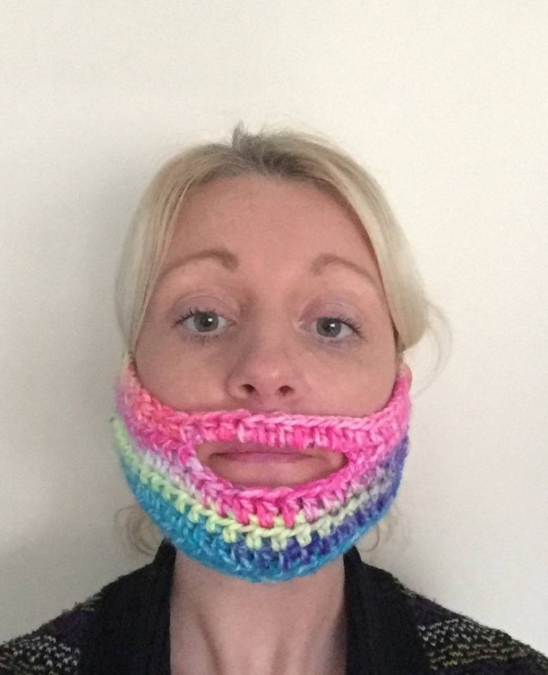 Winter Gesichtsmaske Beard Silber Designer Hand Gehäkelt Strick Geschenk Gesichtswärmer Holzfäller Ski Maske Fun Party Mädchen Regenbogen Winter Gesichtsmaske Beard Silber Designer Hand Gehäkelt Strick Geschenk Gesichtswärmer Holzfäller Ski Maske Fun Party Mädchen Regenbogen von CarraigDesigns
