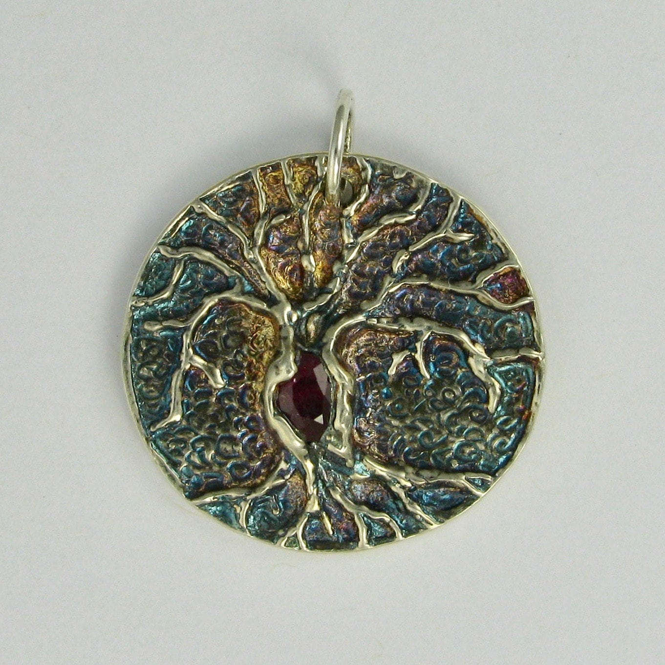 Baum Des Lebens Feine Silbernen Anhänger Mit Roten Rubin Saphir Und Regenbogen Patina Pmc Dtpd Baum Des Lebens Feine Silbernen Anhänger Mit Roten Rubin Saphir Und Regenbogen Patina Pmc Dtpd von CarrieMichael