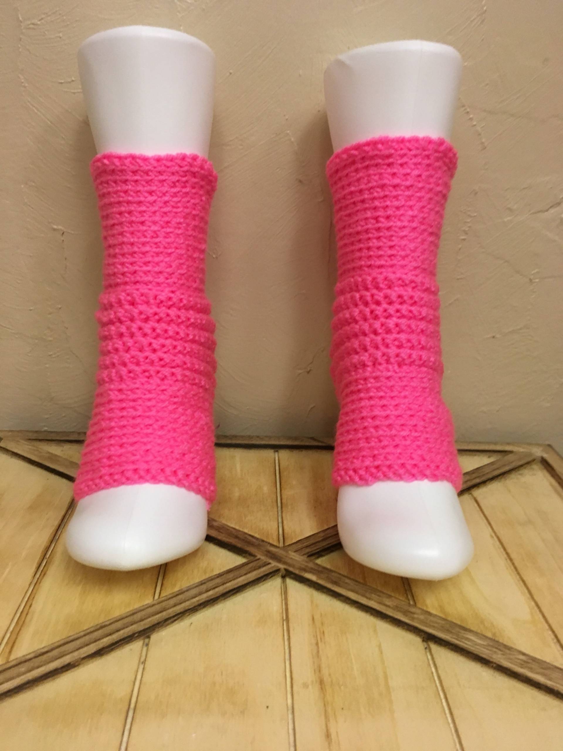Yoga Socken in Neon Pink Acryl Für Tanz, Yoga, Pediküre, Pilates von CarrotCreations