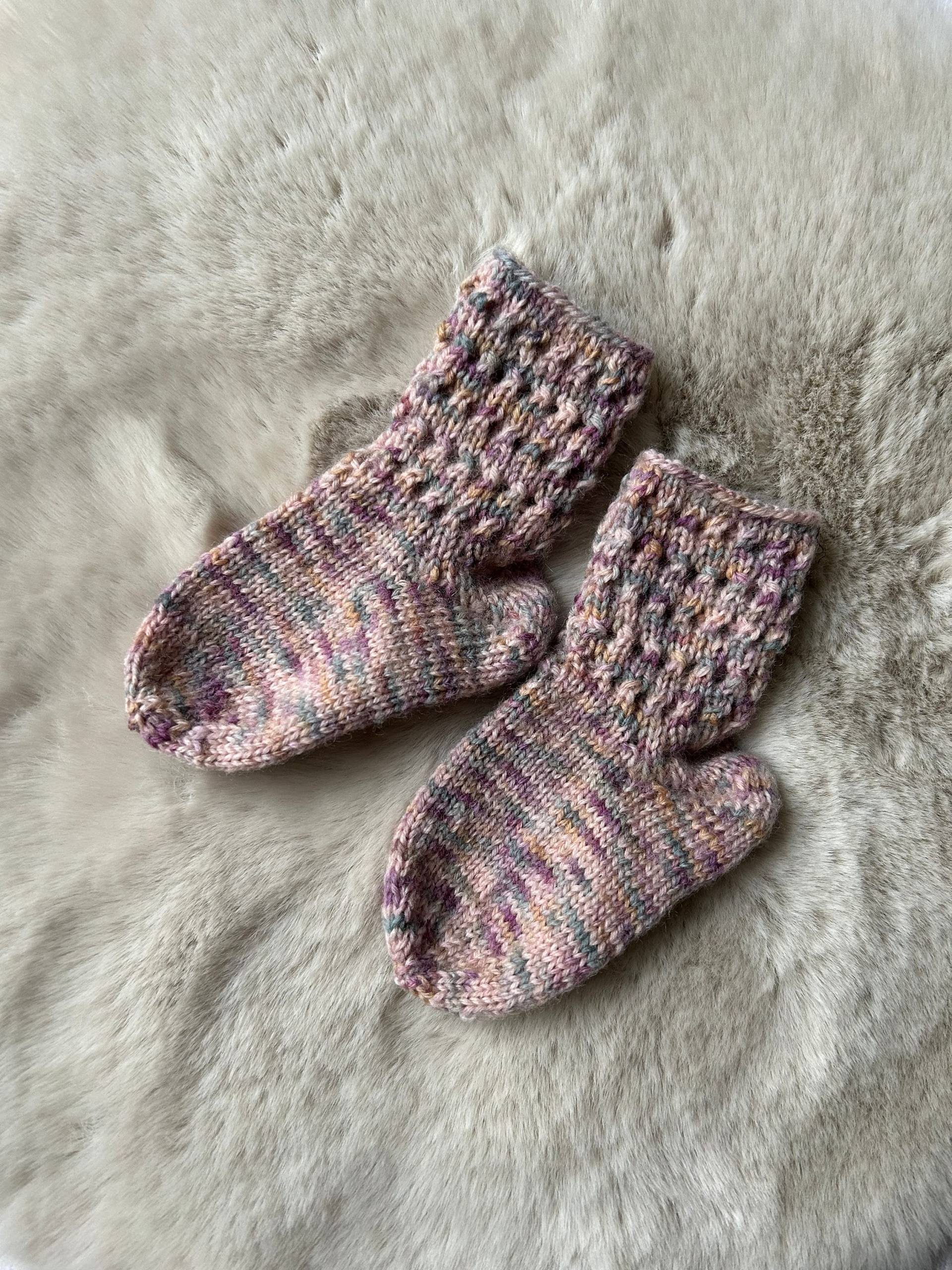 stricksöckchen Wie Von Oma | Gr. 16/17 stricksöckchen Wie Von Oma | Gr. 16/17 von CarrysWunderwelt