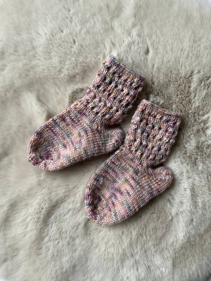 stricksöckchen Wie Von Oma | Gr. 16/17 stricksöckchen Wie Von Oma | Gr. 16/17 von CarrysWunderwelt