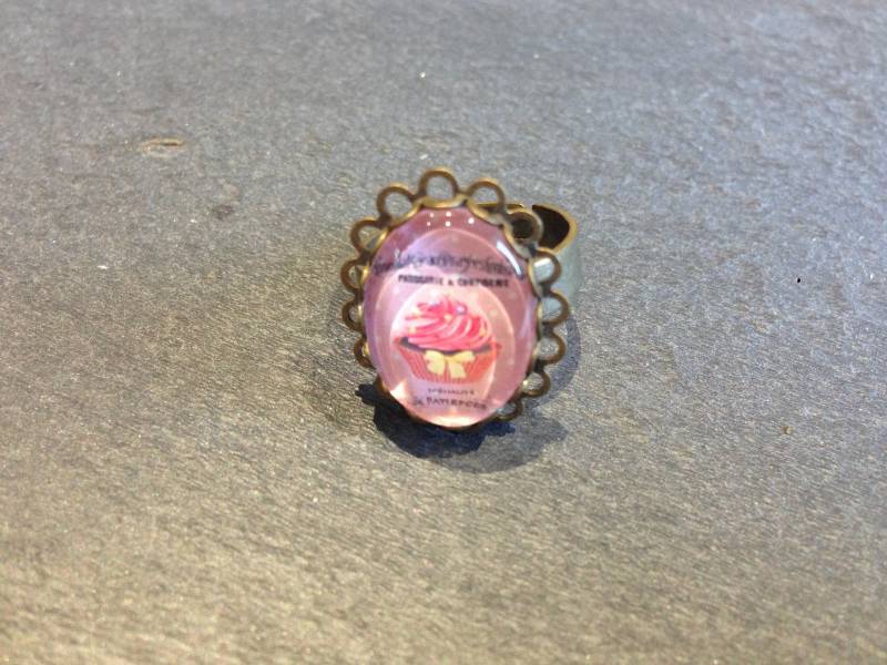Kleiner Vintage-Ring Leckereien Und Cupcake Kleiner Vintage-Ring Leckereien Und Cupcake von CartonBlanc