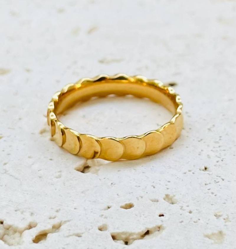 Goldener Plättchen Ring/Punkte Ring/ Mit Kreisen Goldener Plättchen Ring/Punkte Ring/ Mit Kreisen von CasaAzulJewelry