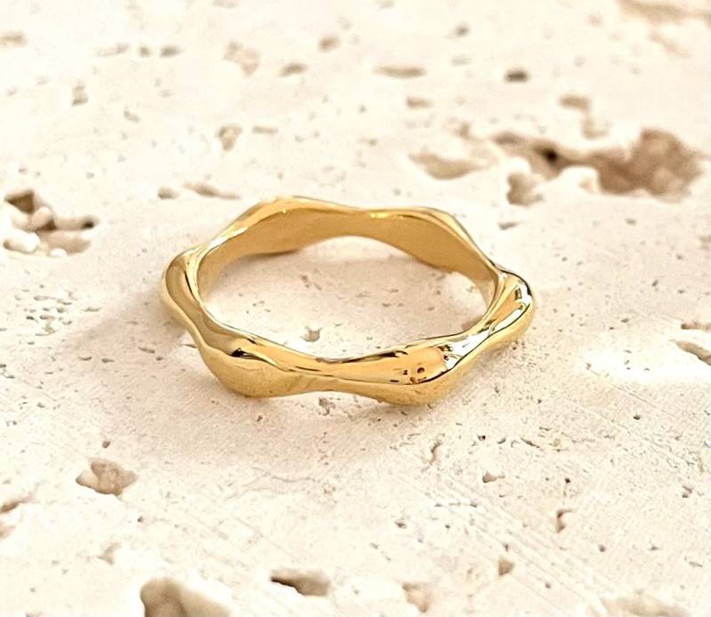 Goldener Wellen Ring/Geschwungener Stapelring Goldener Wellen Ring/Geschwungener Stapelring von CasaAzulJewelry