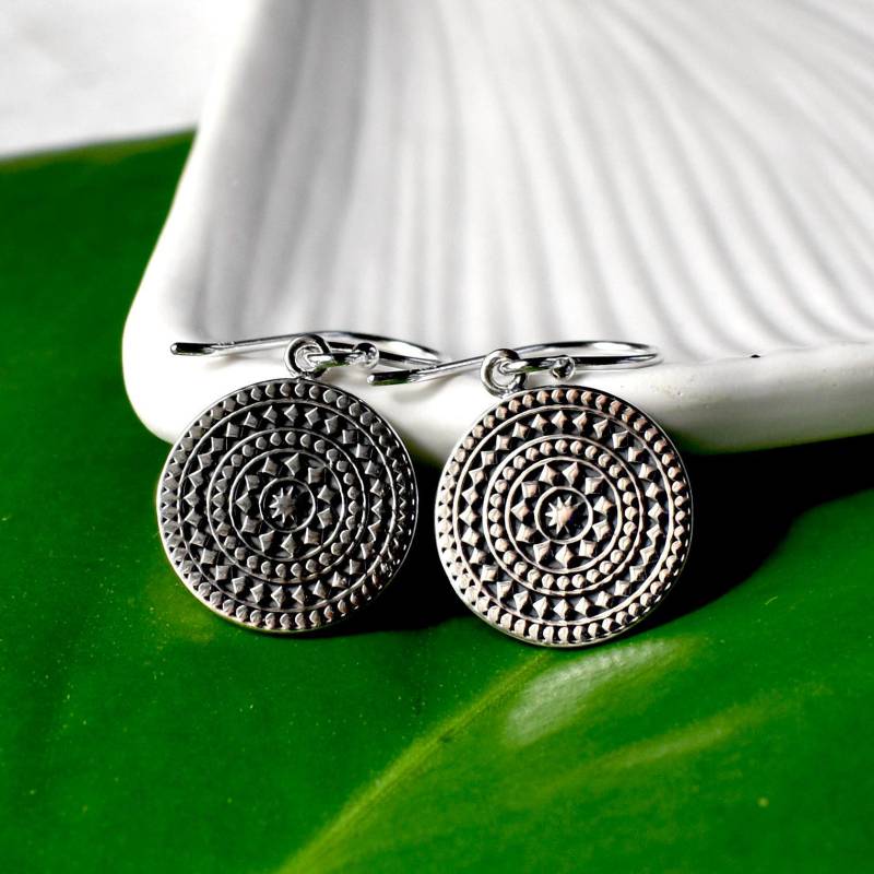 Mandala Silber Ohrringe/ Runde Hängeohrring Aus Sterling Mandala Silber Ohrringe/ Runde Hängeohrring Aus Sterling von CasaAzulJewelry