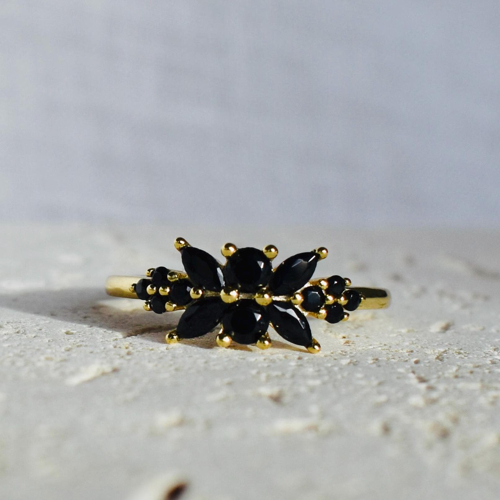 Ring Schwarzer Zirkonia/ 18K Vergoldetes Sterling Silber/ Edler Verlobungsring/Elegantes Geschenk Für Sie/ Gr.57 von CasaAzulJewelry