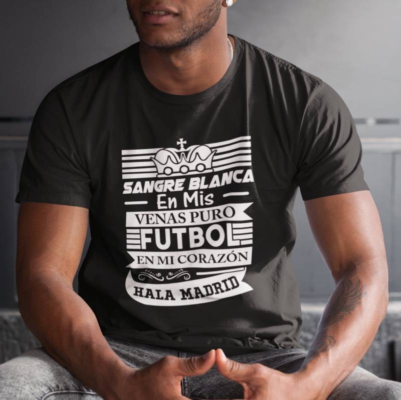 Real Madrid Typografie Hala T Shirt Camiseta von CasacaClub