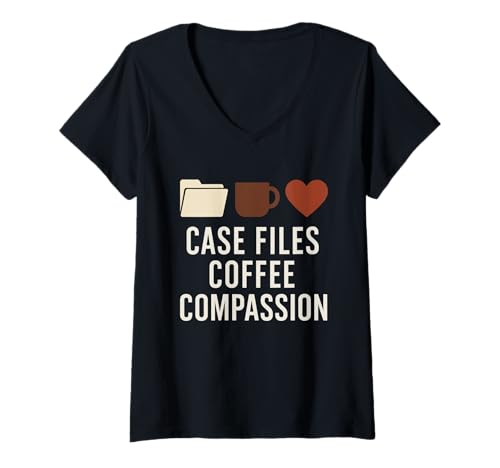 Damen Lustiges Geschenk für Sozialarbeiter, Stolz, Kaffee, Multitask, Dankbarkeit T-Shirt mit V-Ausschnitt Damen Lustiges Geschenk für Sozialarbeiter, Stolz, Kaffee, Multitask, Dankbarkeit T-Shirt mit V-Ausschnitt von Case Saving Humor Inside Joke Social Work Powered