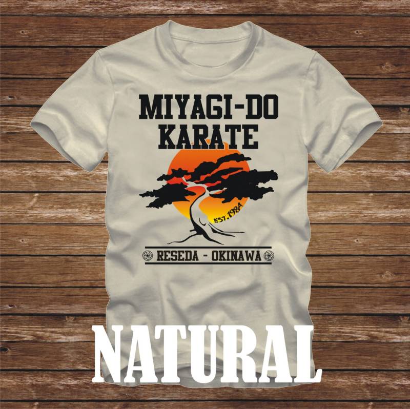Miyagi Do Karate Reseda Okinawa T-Shirt - Erwachsene Größen Viele Farben-Spaß 80Er Jahre Film-Das Kind Daniel Lerusso Mr Dojo Bonsai 1984-479 von CaseysQualityPrints