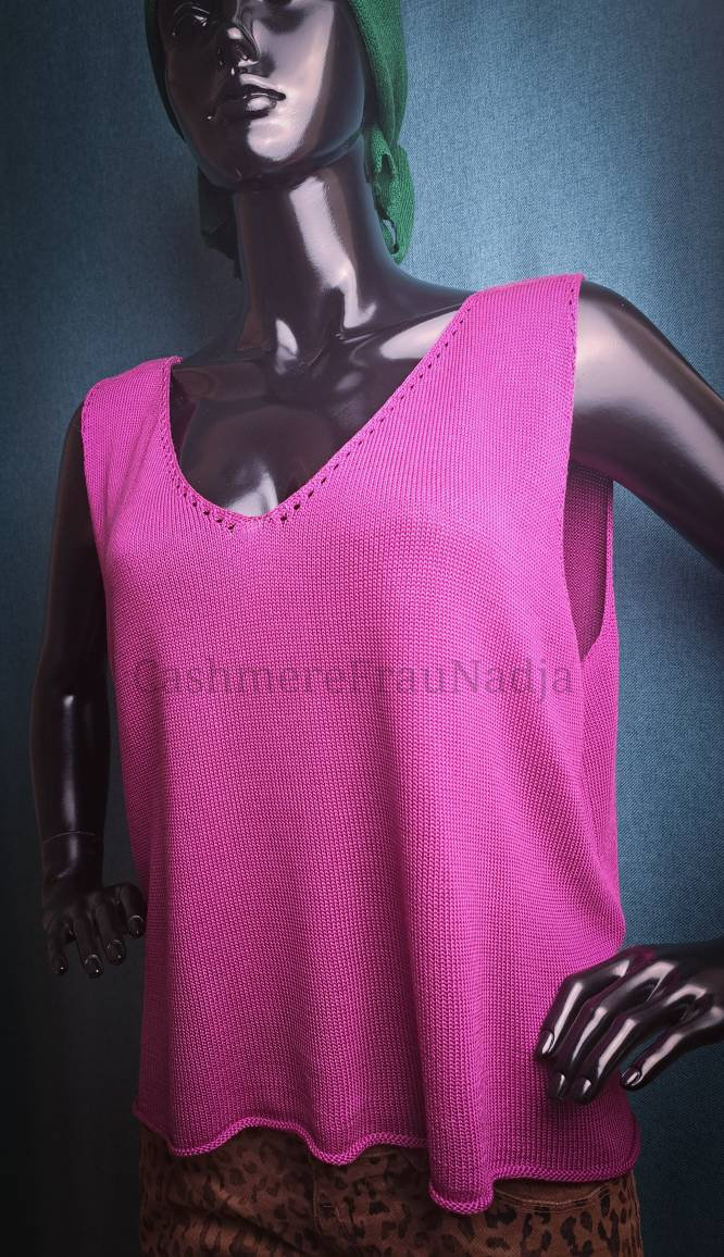 100% Silk/Seide. Tanktop Gr.40/42/44 100% Silk/Seide. Tanktop Gr.40/42/44 von CashmereFrauNadja