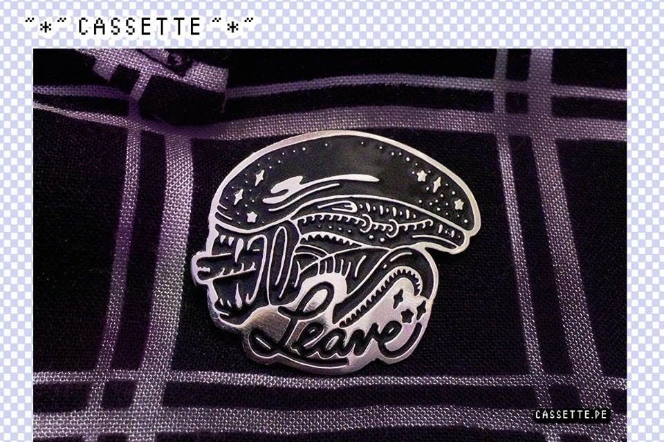 Alien Leave Emaille Pin Alien Leave Emaille Pin von Cassette107