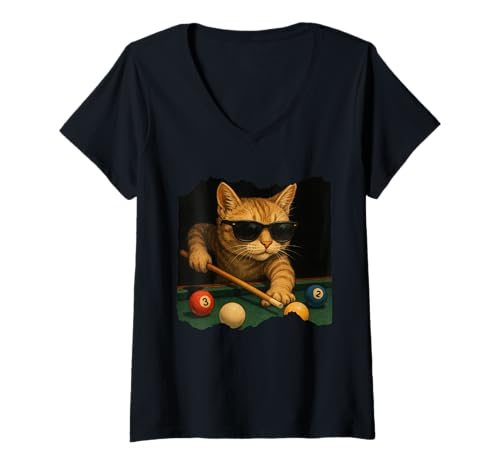 Damen Katze spielt Billard in Lounge Coole lustige Katzen T-Shirt mit V-Ausschnitt Damen Katze spielt Billard in Lounge Coole lustige Katzen T-Shirt mit V-Ausschnitt von Cat Pool Billiards Life Apparel