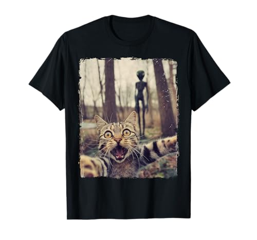 Katzen-Selfie mit Alien, UFO, lustige Katze, Geschenke für Männer, Frauen, Kinder T-Shirt Katzen-Selfie mit Alien, UFO, lustige Katze, Geschenke für Männer, Frauen, Kinder T-Shirt von Cat Selfie With Alien Apparel Gifts Graphic Tees