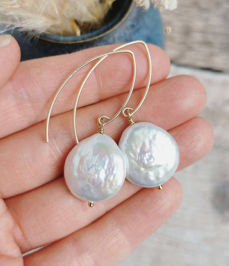 Echte Münze Perle Tropfen Ohrringe Sterling Silber Oder 14K Gold-Gefüllte Handgemachte Ohrhaken - Letzte Verfügbar Echte Münze Perle Tropfen Ohrringe Sterling Silber Oder 14K Gold-Gefüllte Handgemachte Ohrhaken - Letzte Verfügbar von CatBirchStories