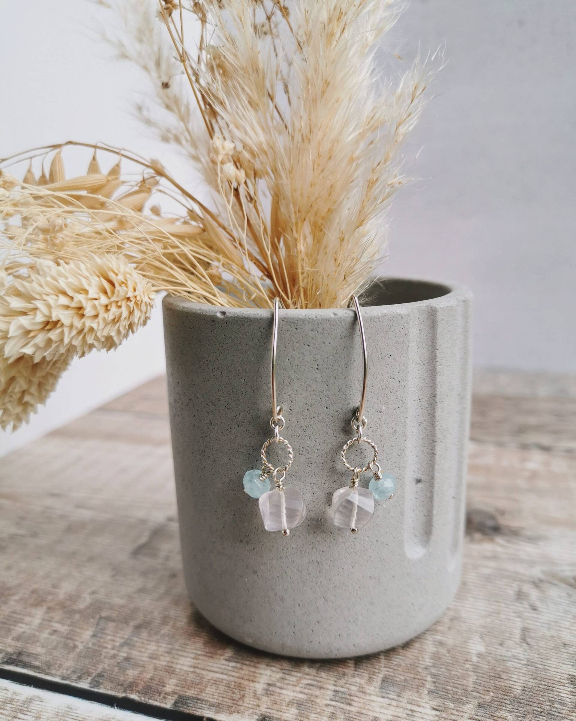 Handgemachte Ohrringe Aus Rosenquarz Und Aquamarin Mit Sterling Silber. Zierlich Wunderschön Facettierte Edelsteine Handgemachte Ohrringe Aus Rosenquarz Und Aquamarin Mit Sterling Silber. Zierlich Wunderschön Facettierte Edelsteine von CatBirchStories