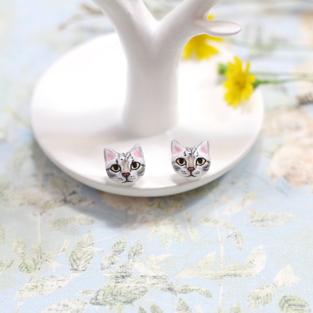 Amerikanisch Kurzhaar Katze Ohrringe, Katzen Ohrstecker, Aus Polymer Clay, Katzenskulptur, Miniatur Geschenke Für Katzenliebhaber Amerikanisch Kurzhaar Katze Ohrringe, Katzen Ohrstecker, Aus Polymer Clay, Katzenskulptur, Miniatur Geschenke Für Katzenliebhaber von CatBrothers