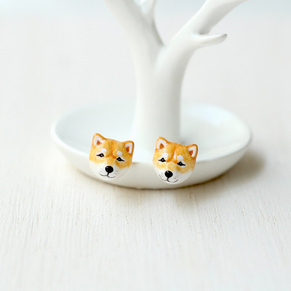 Shiba Inu Hund Ohrringe, Ohrstecker, Polymer Clay Hund, Hundeskulptur, Geschenke Für Hundeliebhaber Shiba Inu Hund Ohrringe, Ohrstecker, Polymer Clay Hund, Hundeskulptur, Geschenke Für Hundeliebhaber von CatBrothers