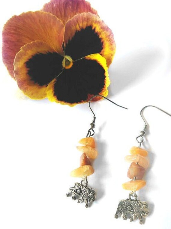 Gelbe Jade Perlen Mit Elefanten Ohrringe Gelbe Jade Perlen Mit Elefanten Ohrringe von CatCraftsAtelier