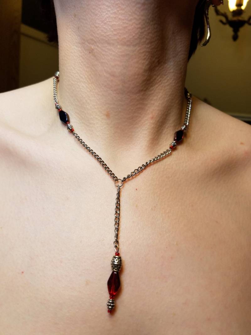 Rote Glas Halskette Und Ohrringe Set Rote Glas Halskette Und Ohrringe Set von CatLaughElegant