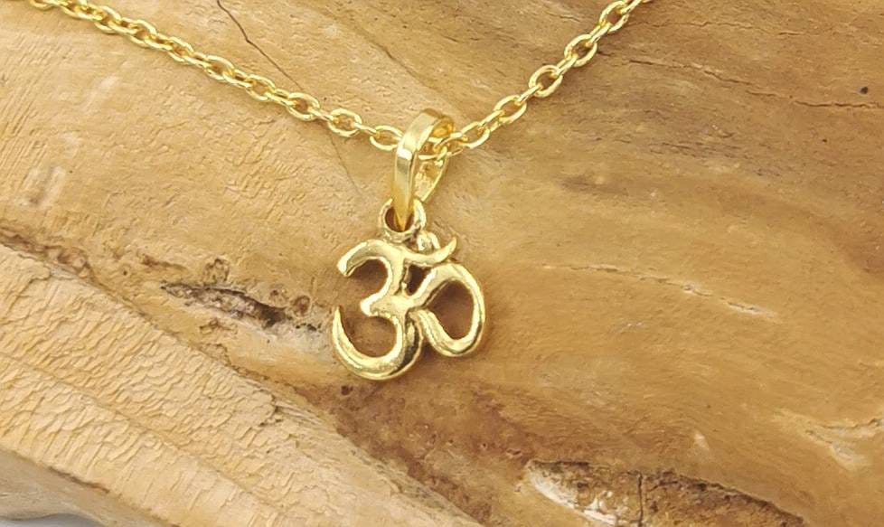 Winziger Goldener Om-Anhänger Mit Kette, 18K Vergoldeter 925Er Silberanhänger Kette Winziger Goldener Om-Anhänger Mit Kette, 18K Vergoldeter 925Er Silberanhänger Kette von CatSamJewelry
