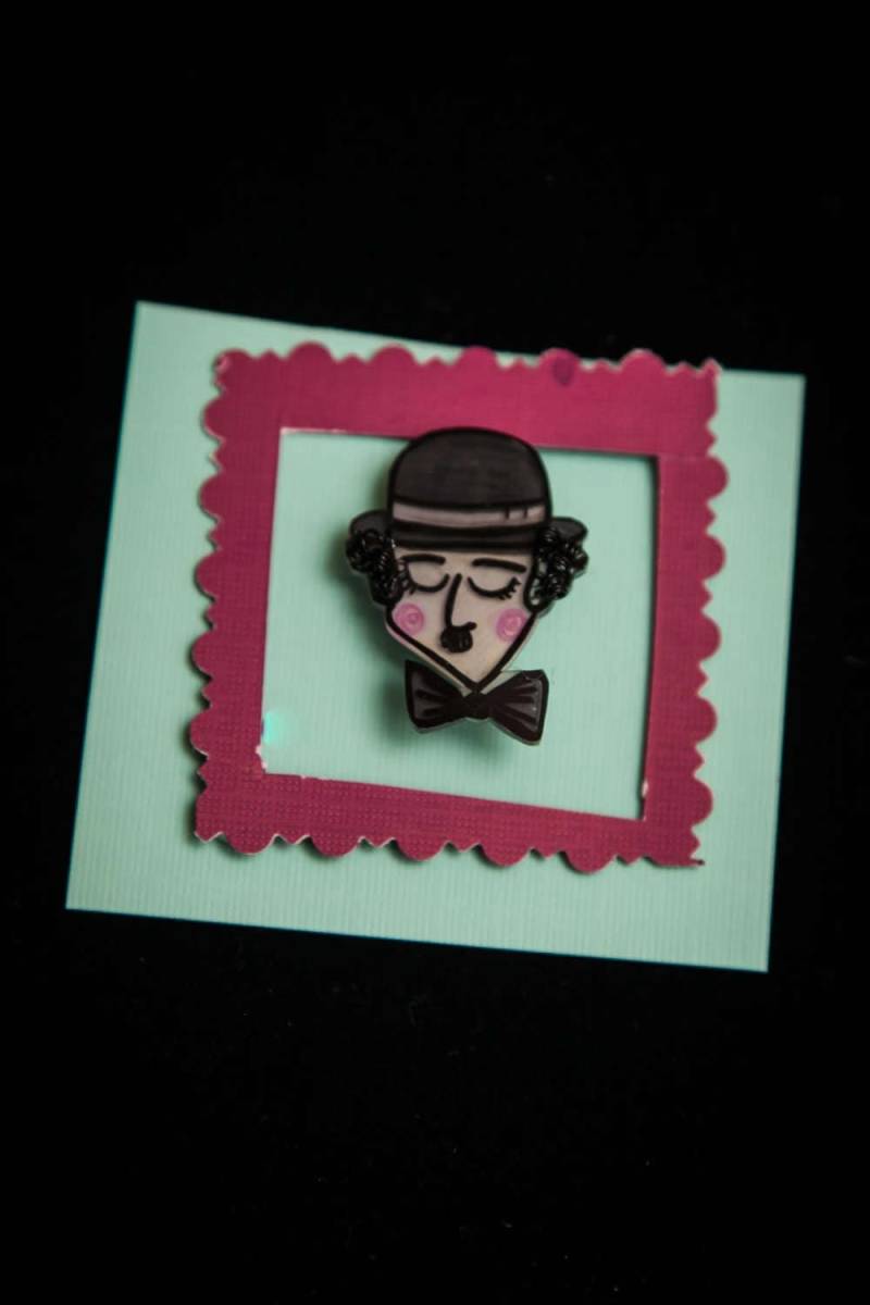 Charlie Chaplin-Brosche von CataSBArte
