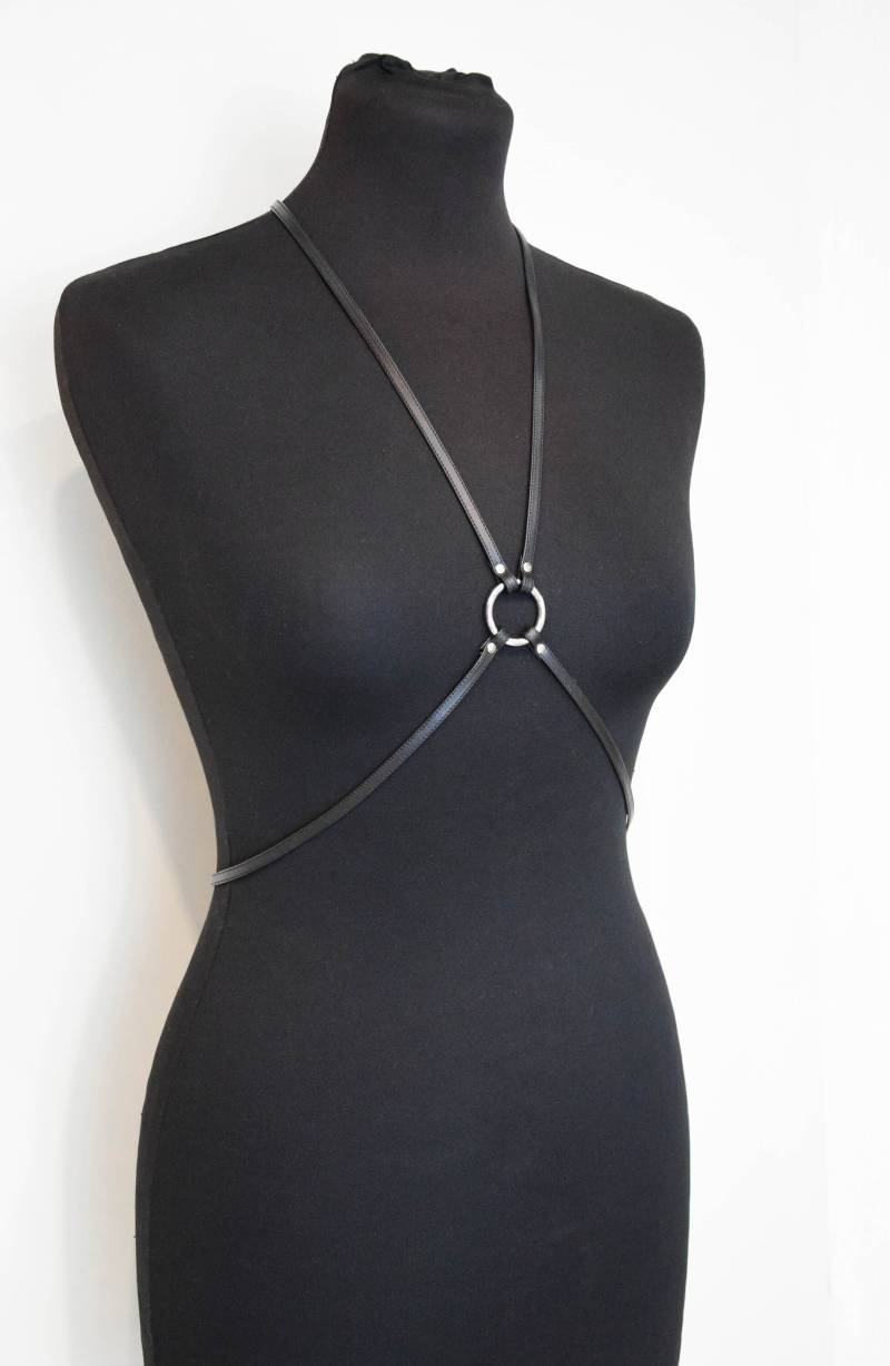 Schwarzes, Rotes Oder Weißes Ledergeschirr, Basisgeschirr Mit O-Ring, Ringkörpergeschirr, Goth, Clubwear, Punk, Alternative, Vinyl von Catabaticum