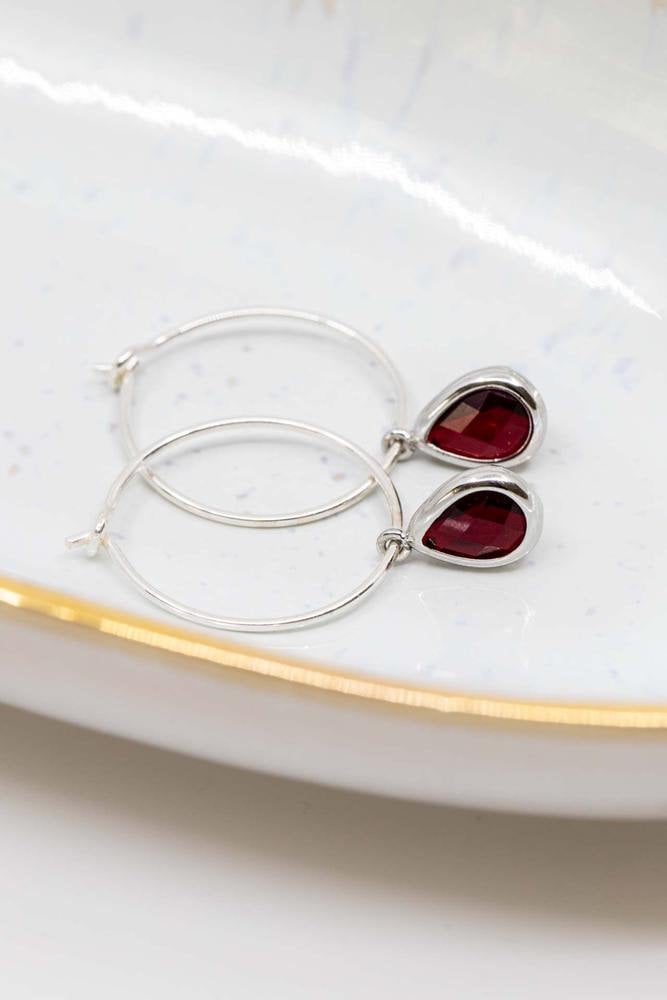 Creolen Silber Rot // Ohrringe Mit Roten Steinen Anhängern von CataleaJewelry