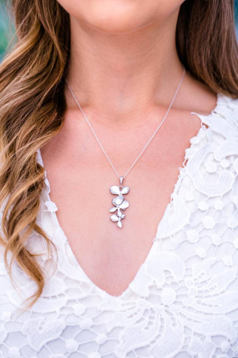 Kette Silber Blumen, Blüten Halskette, Orchideen, Hochzeitsschmuck, Brautschmuck In von CataleaJewelry