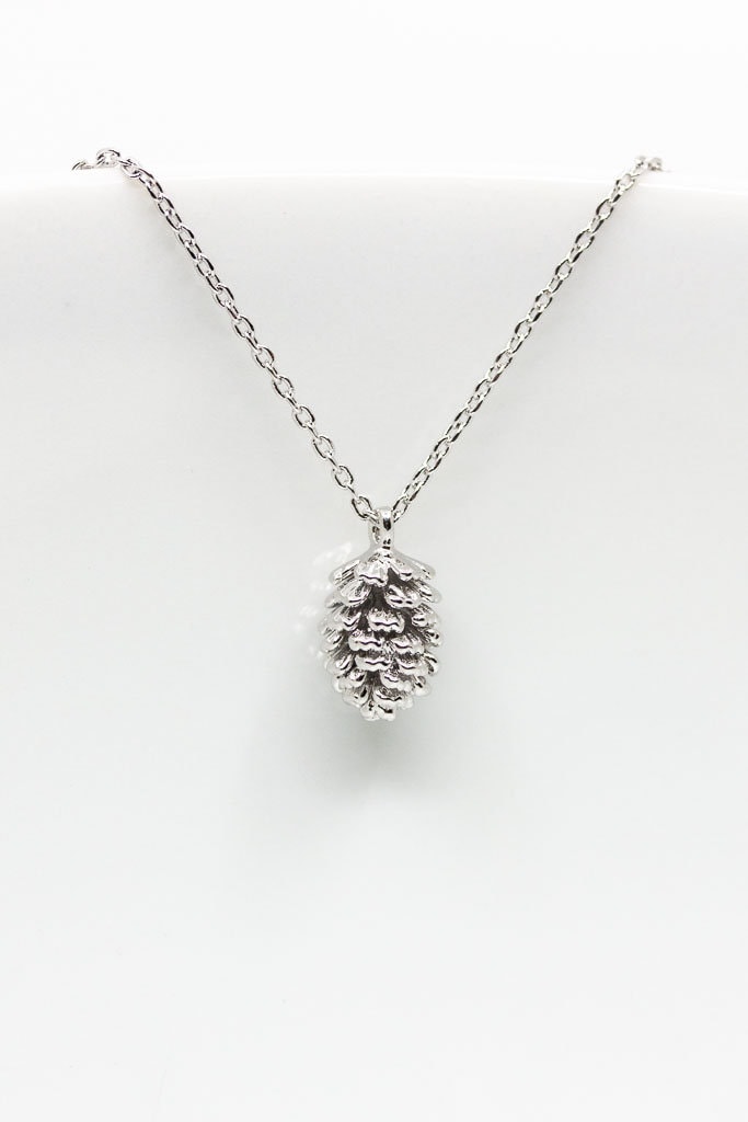 Kette Silber Tannenzapfen, Pinecone Necklace, Kiefernzapfen Kette, Zapfen Anhänger von CataleaJewelry