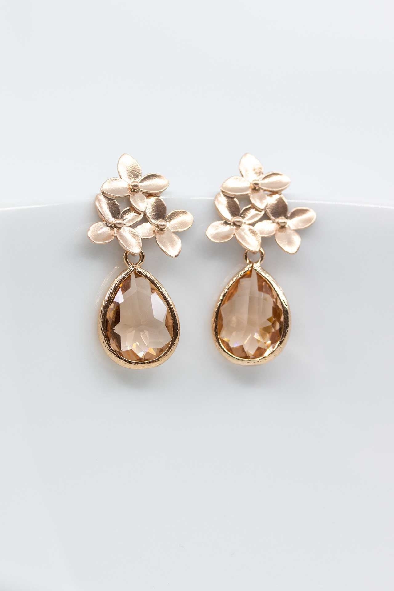 Ohrringe Rosegold Pfirsich, Blumenohrringe, Rosegoldene Ohrstecker, Brautschmuck, Brautohrringe, Hochzeitsschmuck, Brautjungfern von CataleaJewelry