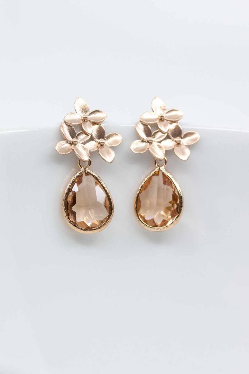 Ohrringe Rosegold Pfirsich, Blumenohrringe, Rosegoldene Ohrstecker, Brautschmuck, Brautohrringe, Hochzeitsschmuck, Brautjungfern von CataleaJewelry